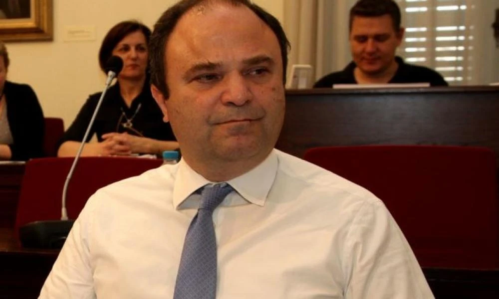 Πρόεδρος ΑΣΕΠ: "Μην τσιμπάτε είναι διαφημίσεις-Δεν θα γίνει νέος διαγωνισμός"